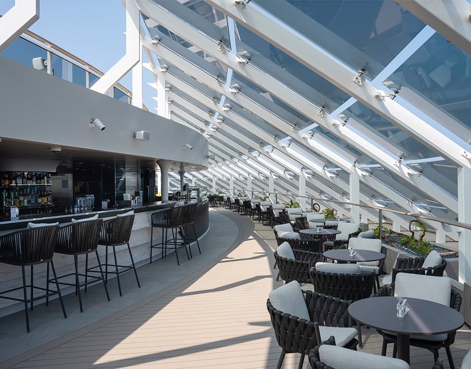 MSC Yacht Club Sundeck Bar, MSC World Europa | MSC Cruises MSC Yacht Club Sundeck Bar, MSC World Europa | MSC Cruises